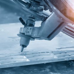 Machine de découpe au jet d’eau qui découpe de l’aluminium au jet d’eau abrasif – WPS France Machine de découpe au jet d'eau qui découpe de l'aluminium au jet d'eau abrasif - WPS France